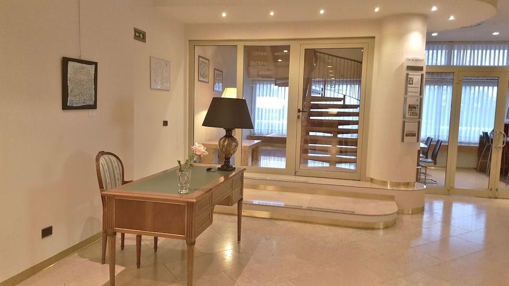Belstay Milano Assago Exterior photo